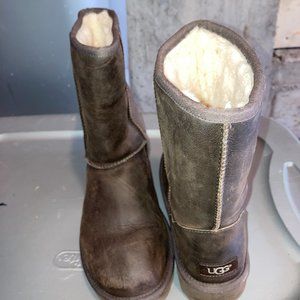 LEATHER UGG BOOTS